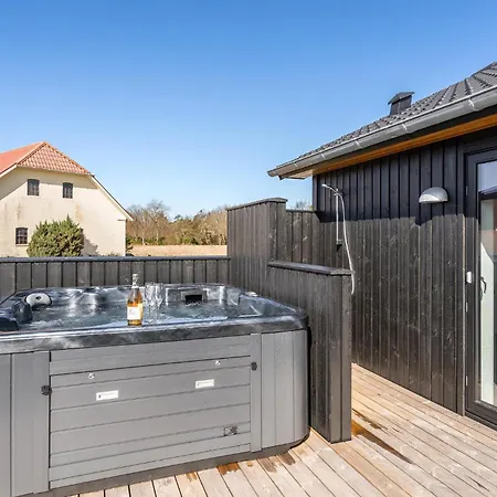Awesome In Henne With Kitchen Hébergement de vacances Henne Strand