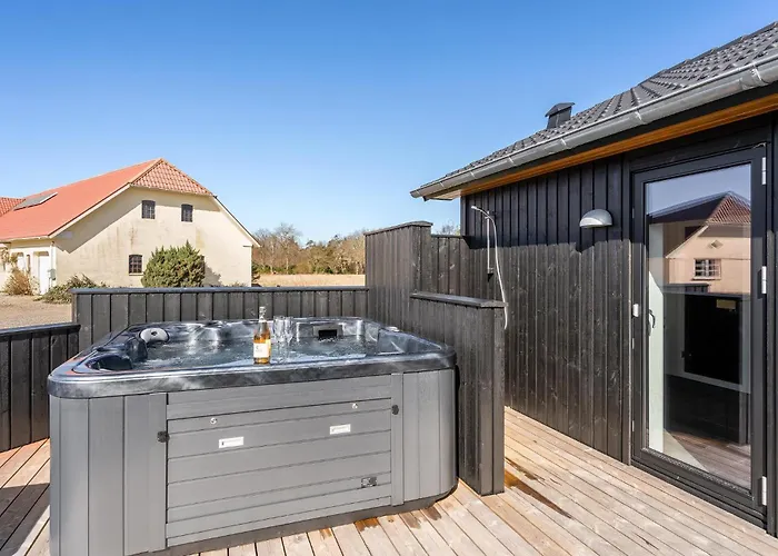 Awesome In Henne With Kitchen Semesterbostad Henne Strand